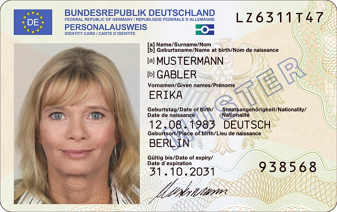 Vorderseite des Personalausweises mit Online-Ausweisfunktion mit Angaben zu der fiktiven Person Erika Mustermann
