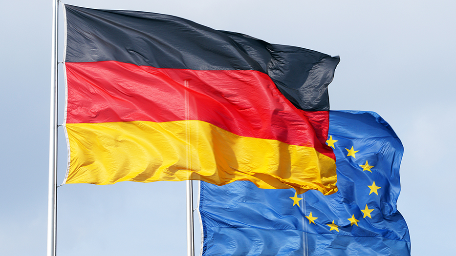 Deutschlandflagge und EU-Flagge